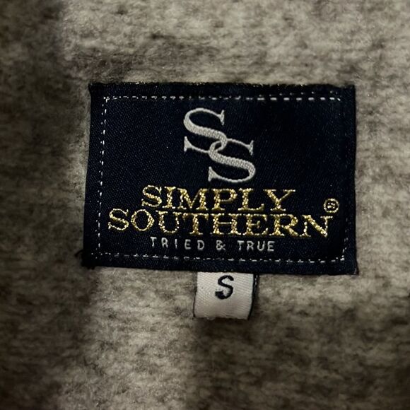 Simply Southern Fleece Full Zip Sweater Vest Size Small “M” Monogram - Picture 4 of 6
